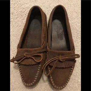 Size 8M Minnetonka’s